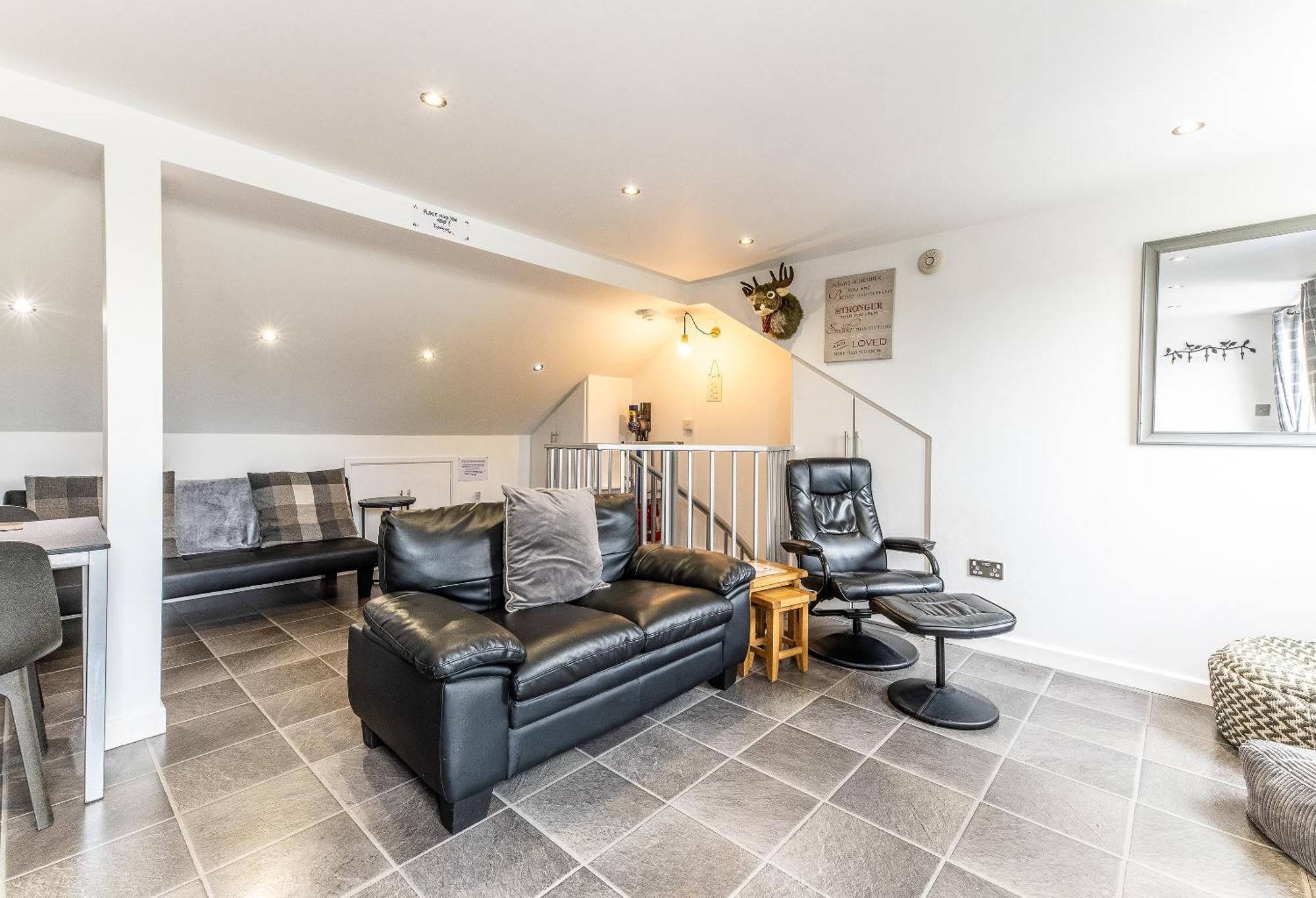 Upside Down House - Sleeps Up To 6 Guests - Great For Family And Friends Gatherings,Corporate Events ,Near Sherwood Forest At Fairview Farm In Nottingham Set In 88 Acres ภายนอก รูปภาพ